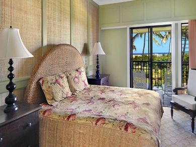 Master bedroom with king bed Master bedroom with king bed