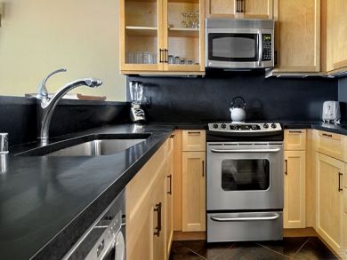 Fully equipped kitchen with stainless steel applainces Fully equipped kitchen with stainless steel applainces