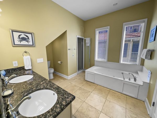 Destin Beachfront Luxury Vacation Homes - Gulf Views & Pools