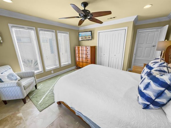 Destin Beachfront Luxury Vacation Homes - Gulf Views & Pools