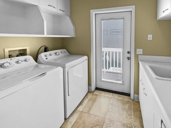 Destin Beachfront Luxury Vacation Homes - Gulf Views & Pools