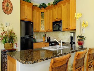 Fully equipped kitchen with breakfast bar Fully equipped kitchen with breakfast bar