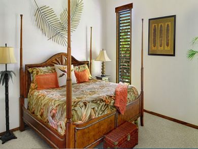 Master bedroom with king bed Master bedroom with king bed