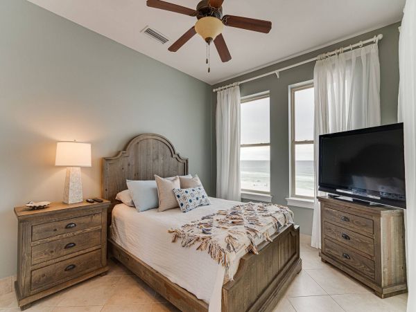 Miramar Beach Four Bedroom Vacation Home with Private Splash Pool
