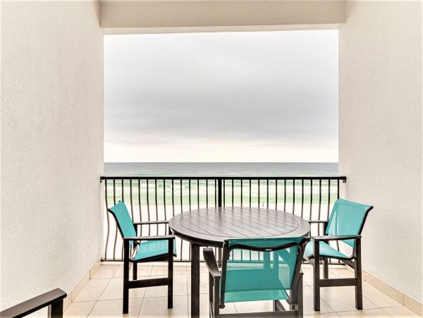 Miramar Beach Four Bedroom Vacation Home with Private Splash Pool