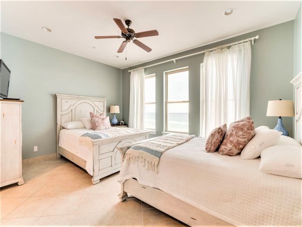 Miramar Beach Four Bedroom Vacation Home with Private Splash Pool