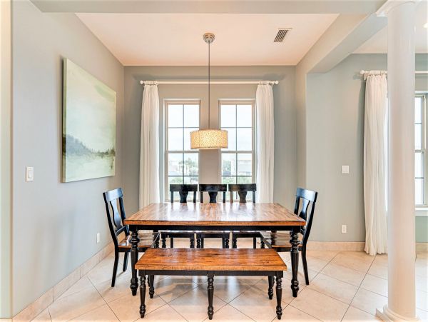 Miramar Beach Four Bedroom Vacation Home with Private Splash Pool