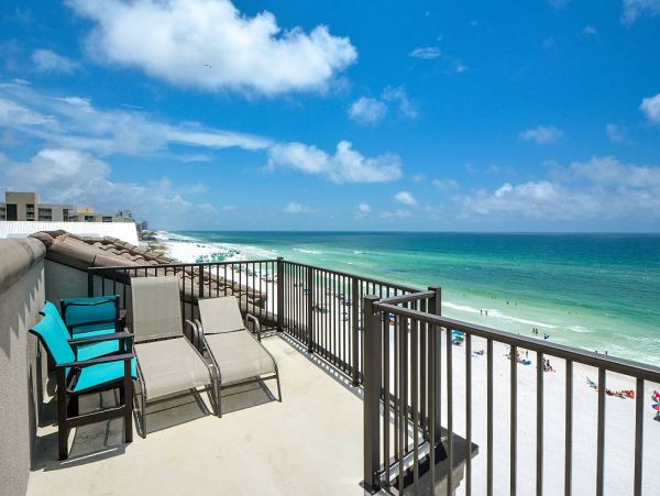 Miramar Beach Four Bedroom Vacation Home with Private Splash Pool
