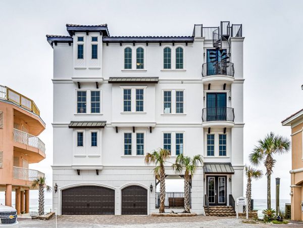 Miramar Beach Four Bedroom Vacation Home with Private Splash Pool