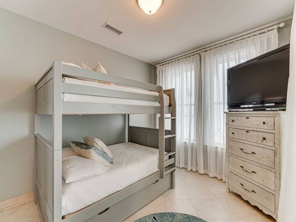 Miramar Beach Four Bedroom Vacation Home with Private Splash Pool
