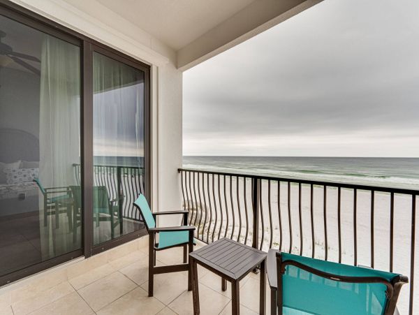 Miramar Beach Four Bedroom Vacation Home with Private Splash Pool