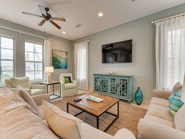 Miramar Beach Four Bedroom Vacation Home with Private Splash Pool