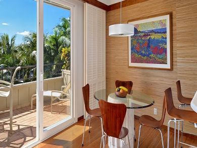 Dining table & breakfast bar