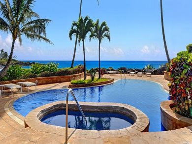 Ocean view pool & hot tub