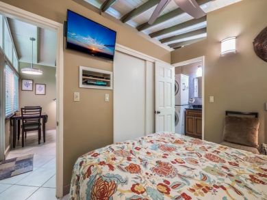 Anna Maria Island Vacation Duplex One Bedroom Sleeps Two