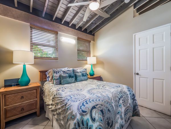 Lovely Waterfront Cottage in Anna Maria