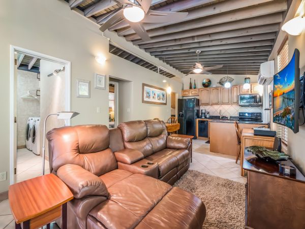 Lovely Waterfront Cottage in Anna Maria