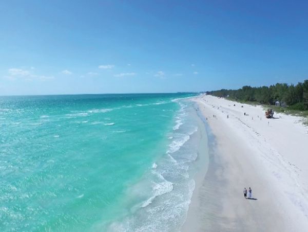 Lovely Waterfront Cottage in Anna Maria