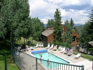 Community pool