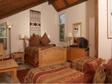 Bedroom 3 with a queen & two twin beds