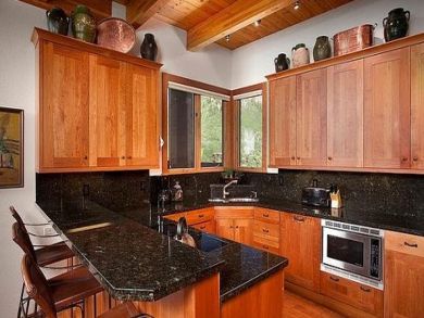 Gourmet kitchen with breakfast bar