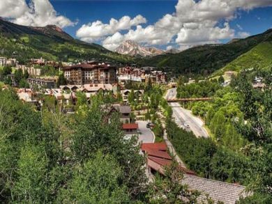 Beautiful Interior Aspen Four Bedroom Walk to lift Snowmass