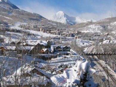 Beautiful Interior Aspen Four Bedroom Walk to lift Snowmass