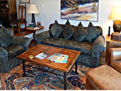 Beautiful Interior Aspen Four Bedroom Walk to lift Snowmass