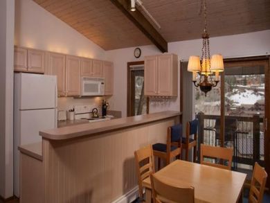 Open kitchen & dining area