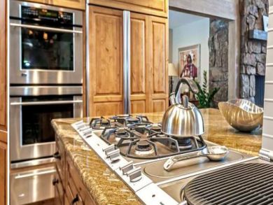 Ten Bedroom Ski Vacation Homes Sleeps 16 - Ski In Ski Out