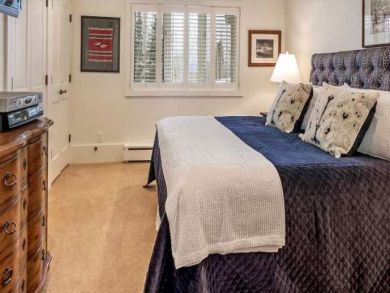 Ten Bedroom Ski Vacation Homes Sleeps 16 - Ski In Ski Out