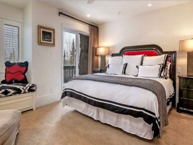 Ten Bedroom Ski Vacation Homes Sleeps 16 - Ski In Ski Out