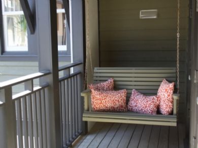 Side balcony