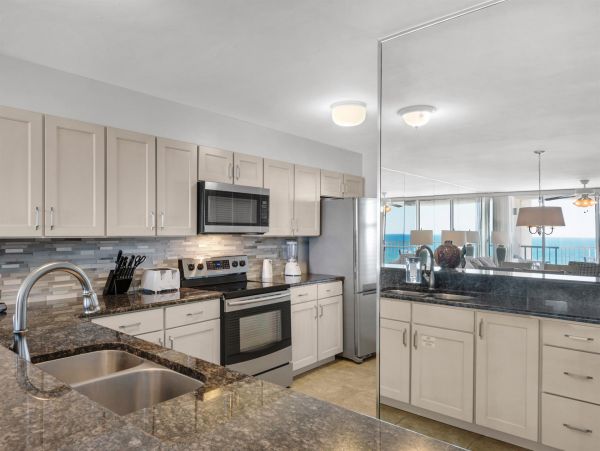 Beachfront 2 bedroom condo in Miramar Beach