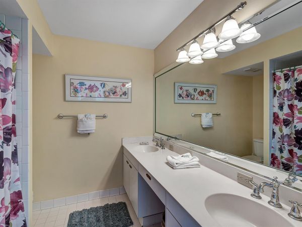 Beachfront 2 bedroom condo in Miramar Beach