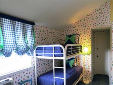 Two Sets of Twin Bunk Beds Two Sets of Twin Bunk Beds