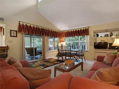 Miramar Beach, Florida Vacation Cottage with Comfy Furniture Miramar Beach, Florida Vacation Cottage with Comfy Furniture