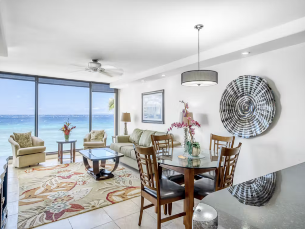 Pacific Ocean Almost at Your Door The number 1 Vacation Rental