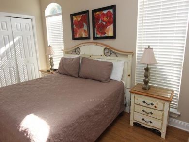 Cozy Three Bedroom 1 block to beach and Pool - additional view, photo 3