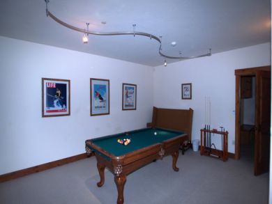 Pool table