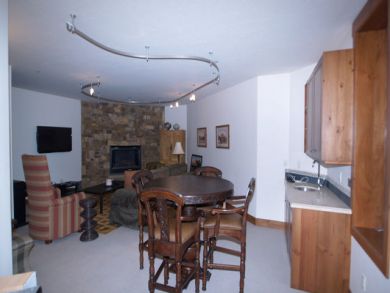 Wet bar, fireplace & flat screen TV in media room