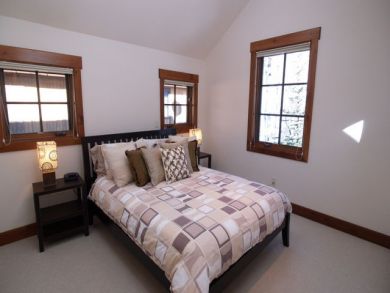 Bedroom 3 with double bed