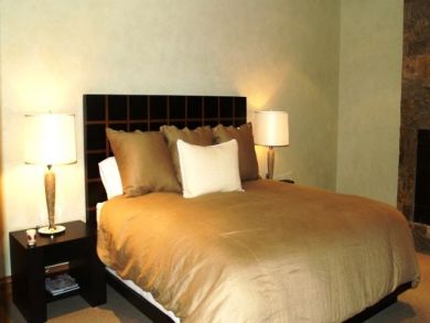Bedroom 3 with queen bed