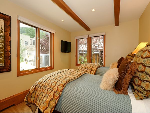Luxury Three Bedroom Aspen Vacation Condo