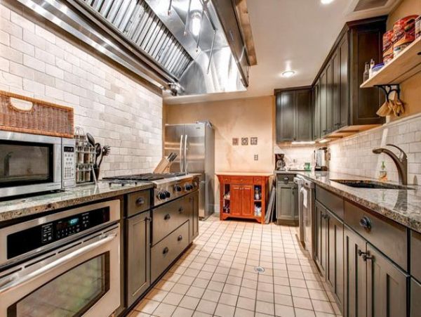 Ten Bedroom Luxury Walk to Lift Home in Aspen