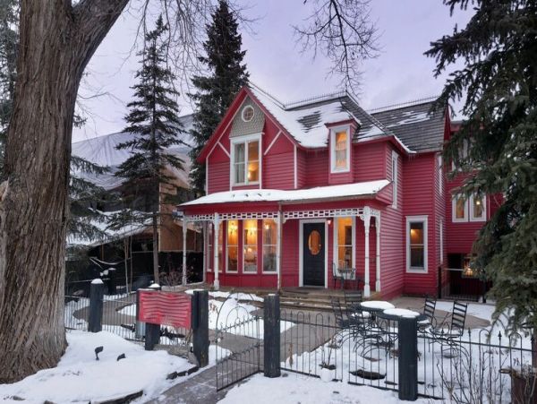 Ten Bedroom Luxury Walk to Lift Home in Aspen