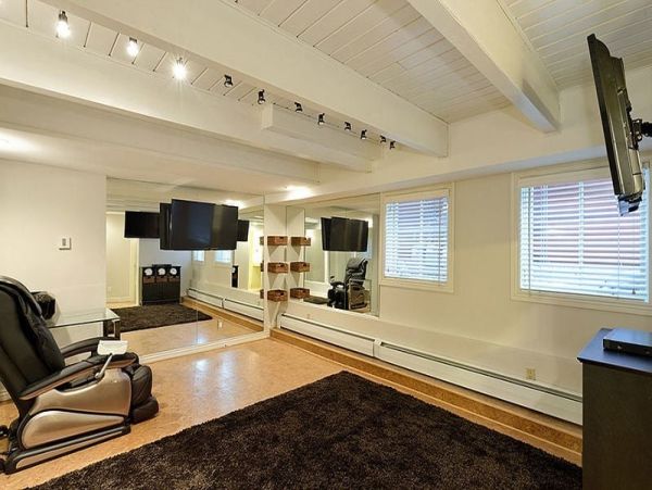 Ten Bedroom Luxury Walk to Lift Home in Aspen