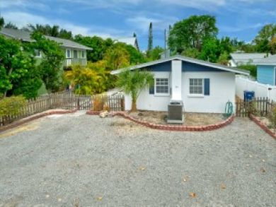 Anna Maria Island Vacation Duplex Sleeps Four Guests. Anna Maria Island Vacation Duplex Sleeps Four Guests.