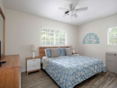 Anna Maria Island Vacation Duplex Sleeps Four Guests. Anna Maria Island Vacation Duplex Sleeps Four Guests.