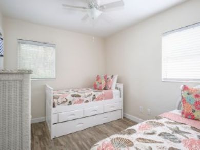 Anna Maria Island Vacation Duplex Sleeps Four Guests. Anna Maria Island Vacation Duplex Sleeps Four Guests.